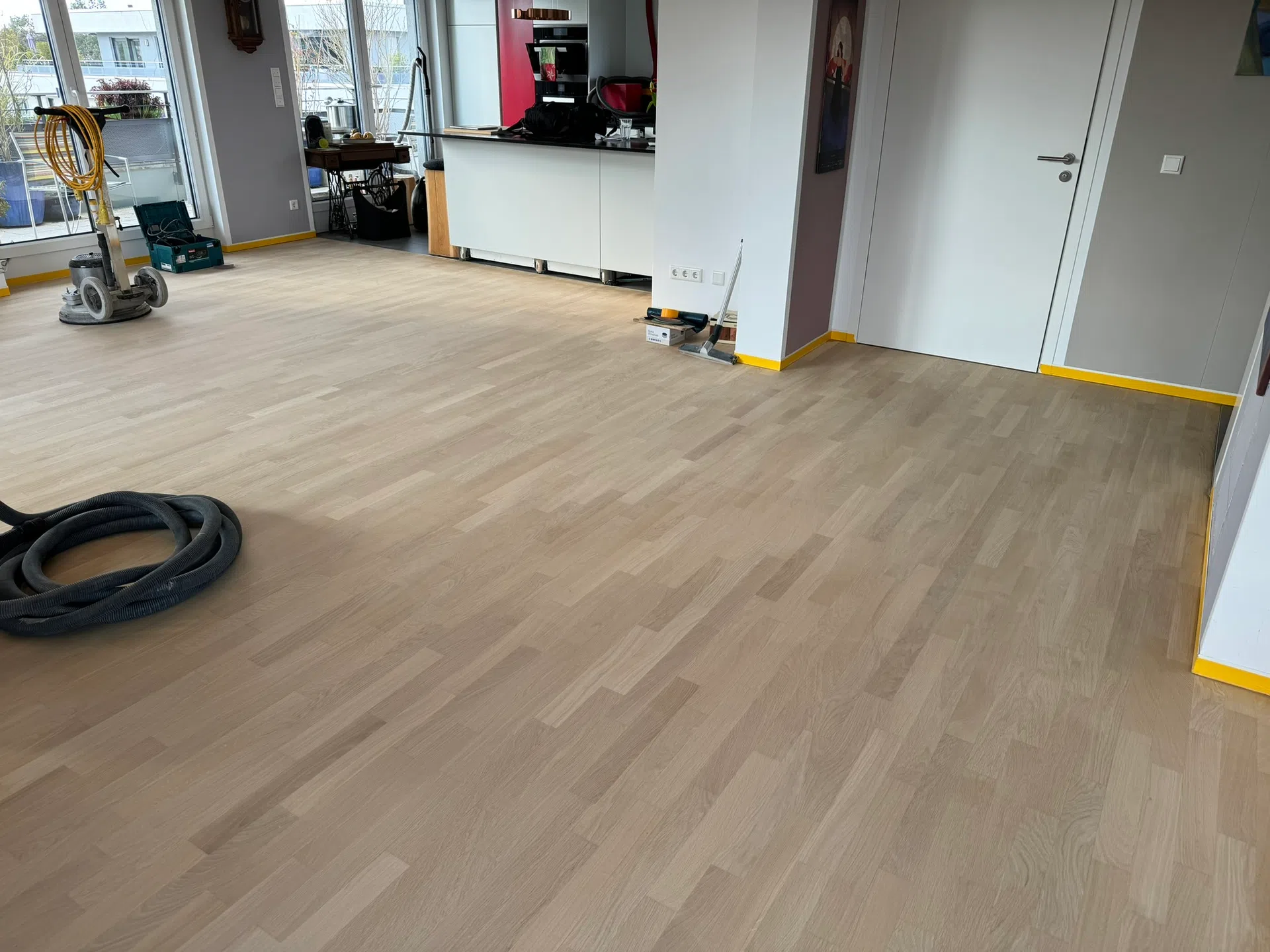 Parkettoberfläche nach Ölen, Lackieren oder Bürsten