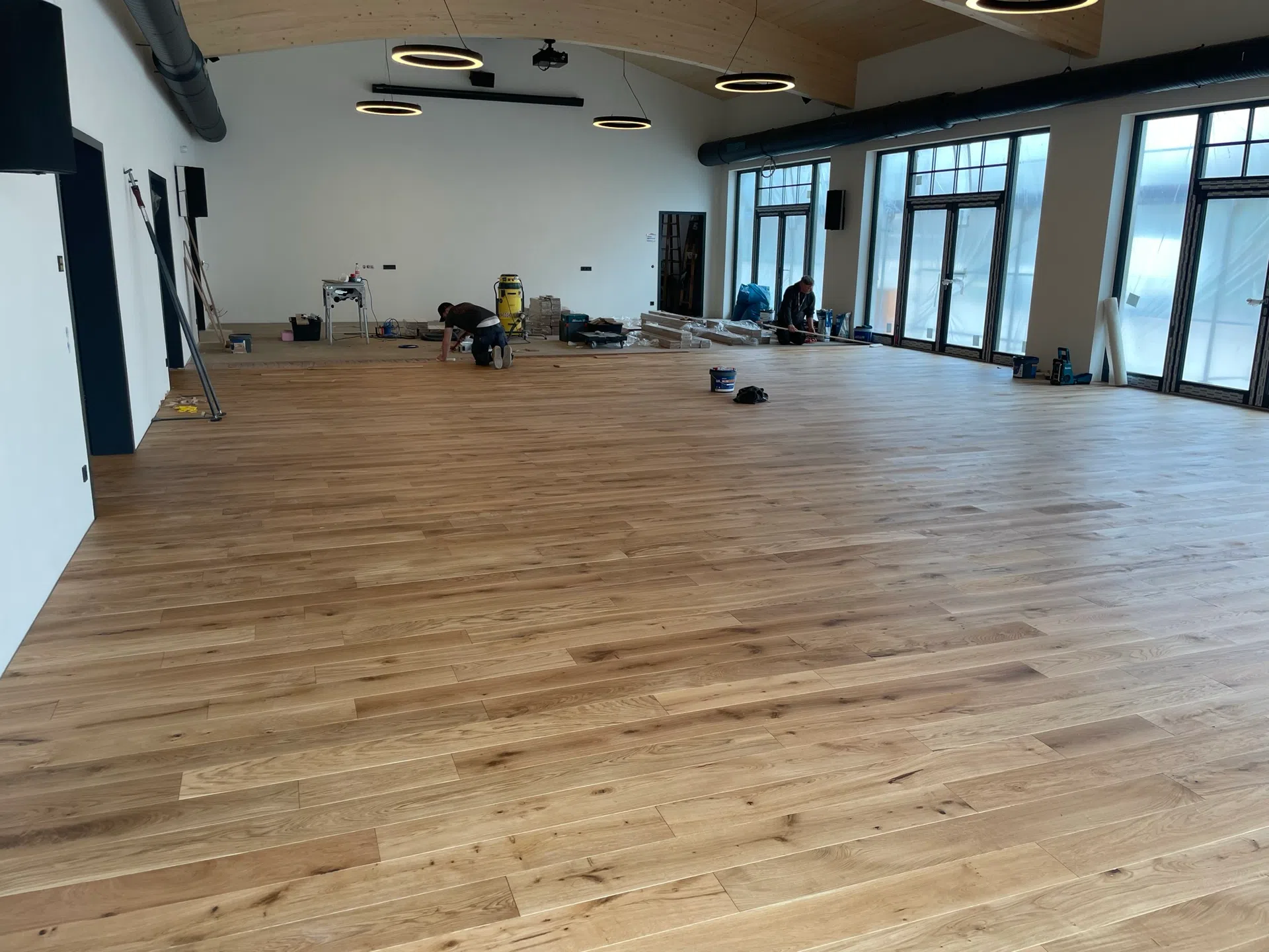 Neubau Saal Gasthof Kampenwand in Bernau von Kramer Parkett - Bild 7