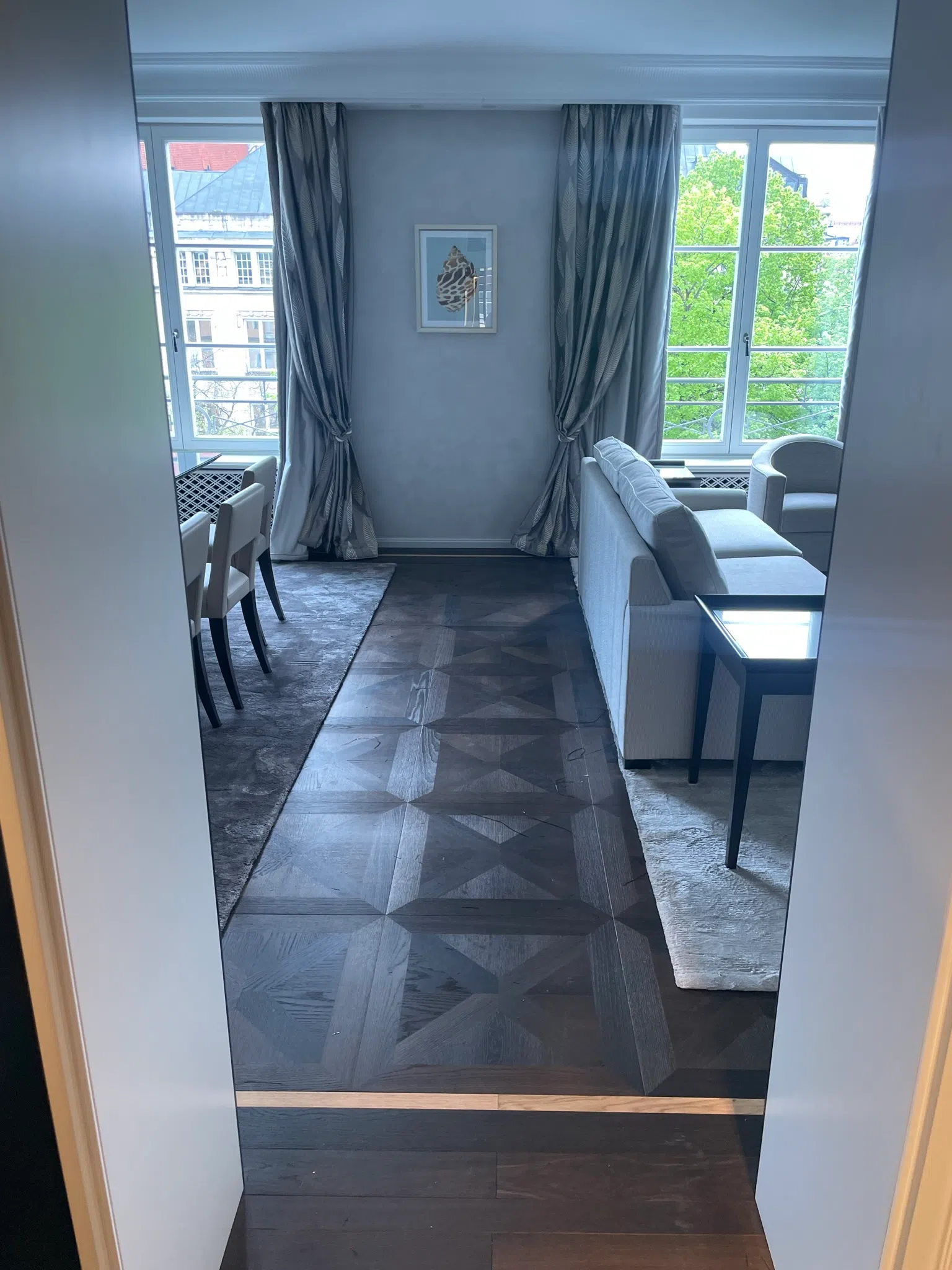 Tafelparkett im Bayerischen Hof in der Paris Suite von Kramer Parkett - Bild 21